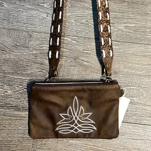 Boot stitch Leather crossbody