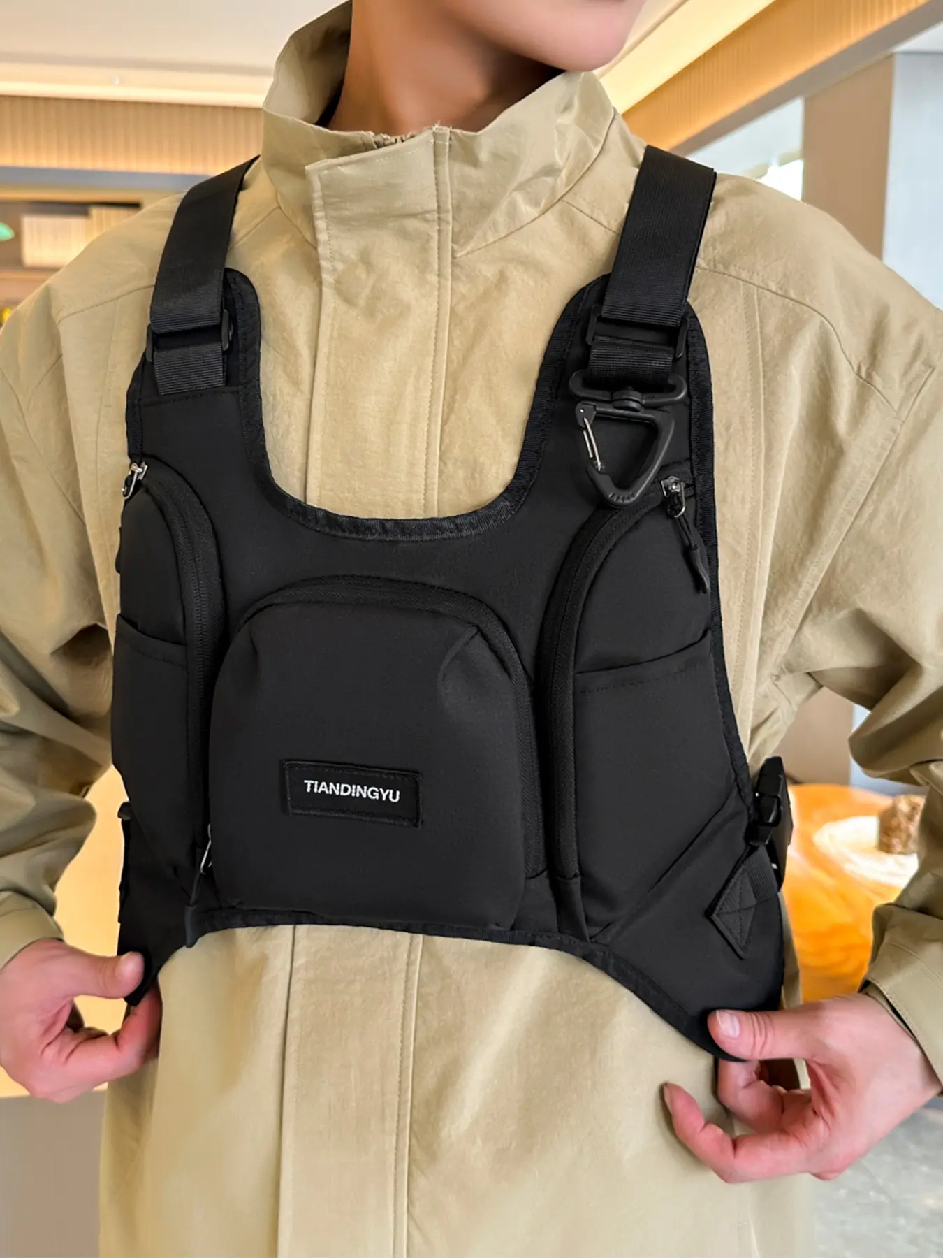 1PC Men's chest bag with zipper closure, multifunctional, fashionable, versatile, simple, suitable for daily commuting, outdoor travel, sports, mountain climbing, walking, travel, suitable for students, campus men's chest bag
