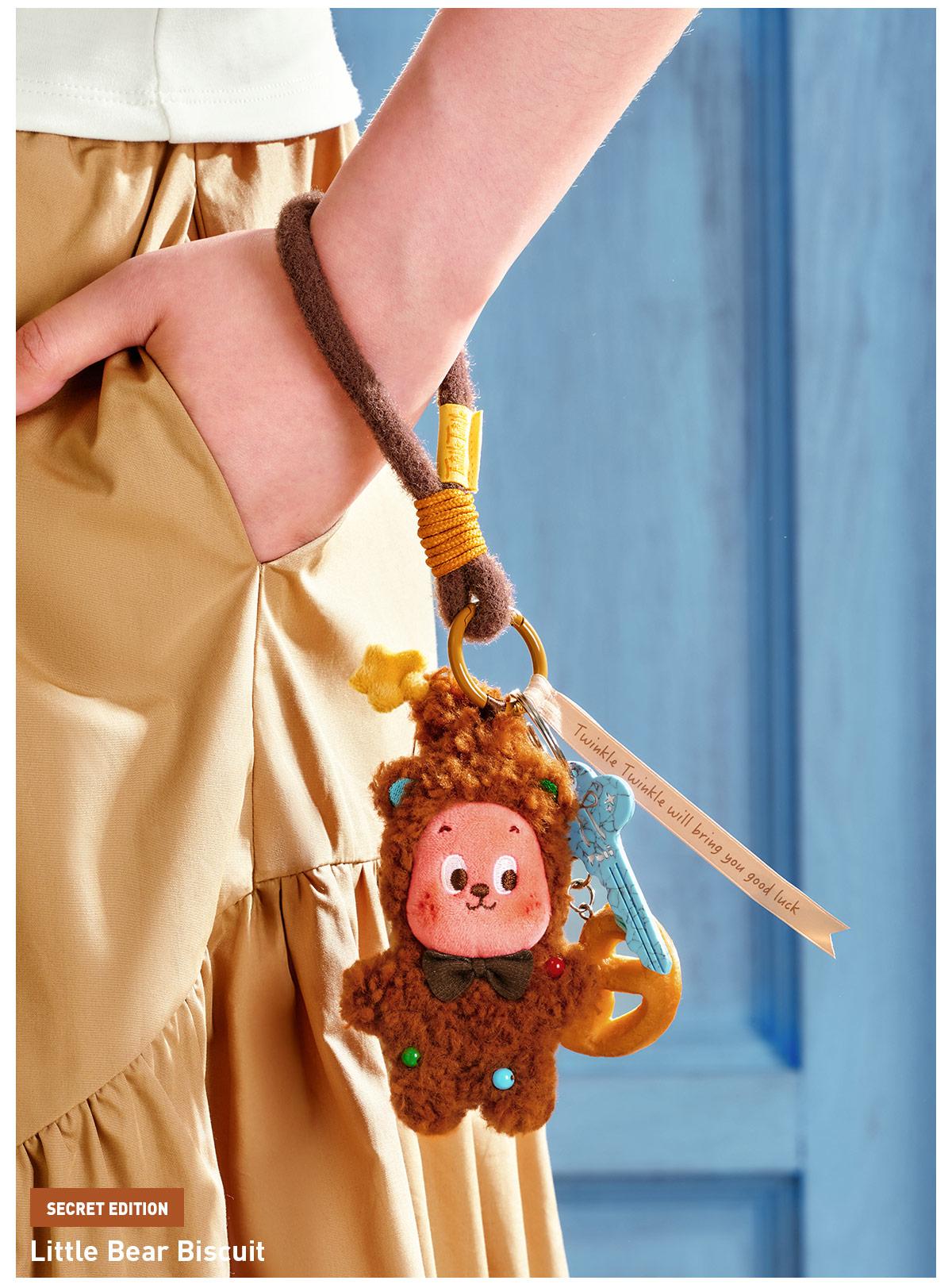 POP MART Twinkle Twinkle Savor the Moment Series-Fresh-Baked Mini Cookies Plush Pendant Blind Box