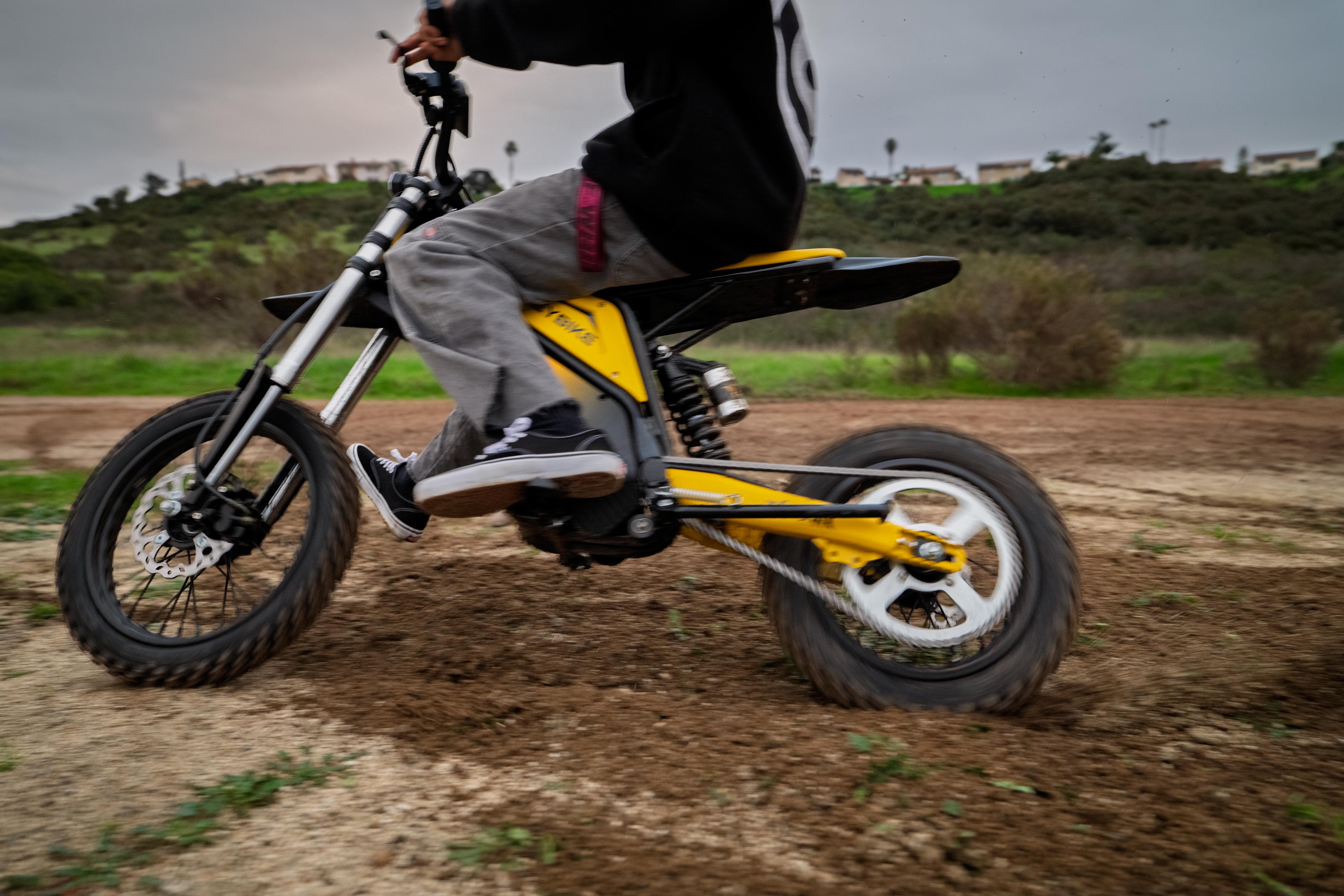 HEYBIKE-VILLAIN Electric Bike | Peak Power 4160W | 190N·m Torque | Top Speed 45 MPH | Range Up to 50 Miles | 52V 26Ah Removable Battery | All-Terrain Fat Tires | Hydraulic Suspension | IPX6 Waterproof | Magnetic Safety Cut-Off HEYBIKE-VILLAIN Electric Bike | Peak Power 4160W | 190N·m Torque | Top Speed 45 MPH | Range Up to 50 Miles | 52V 26Ah Removable Battery | All-Terrain Fat Tires | Hydraulic Suspension | IPX6 Waterproof | Magnetic Safety Cut-Off