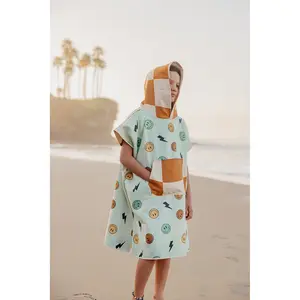 Van: Reversible Poncho