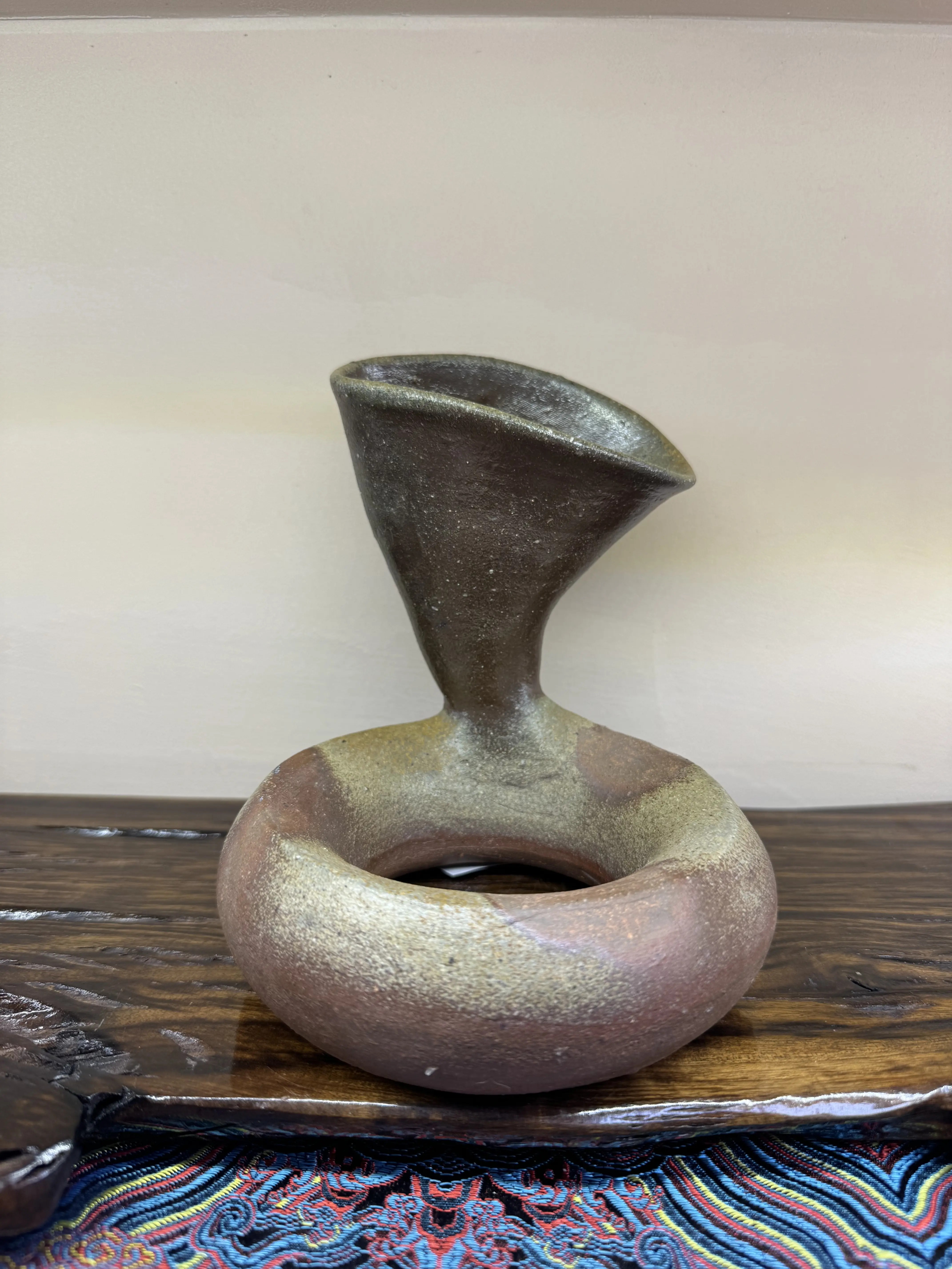 Japanese Bizen-yaki Loudspeaker Ornament Japanese Bizen-yaki Loudspeaker Ornament