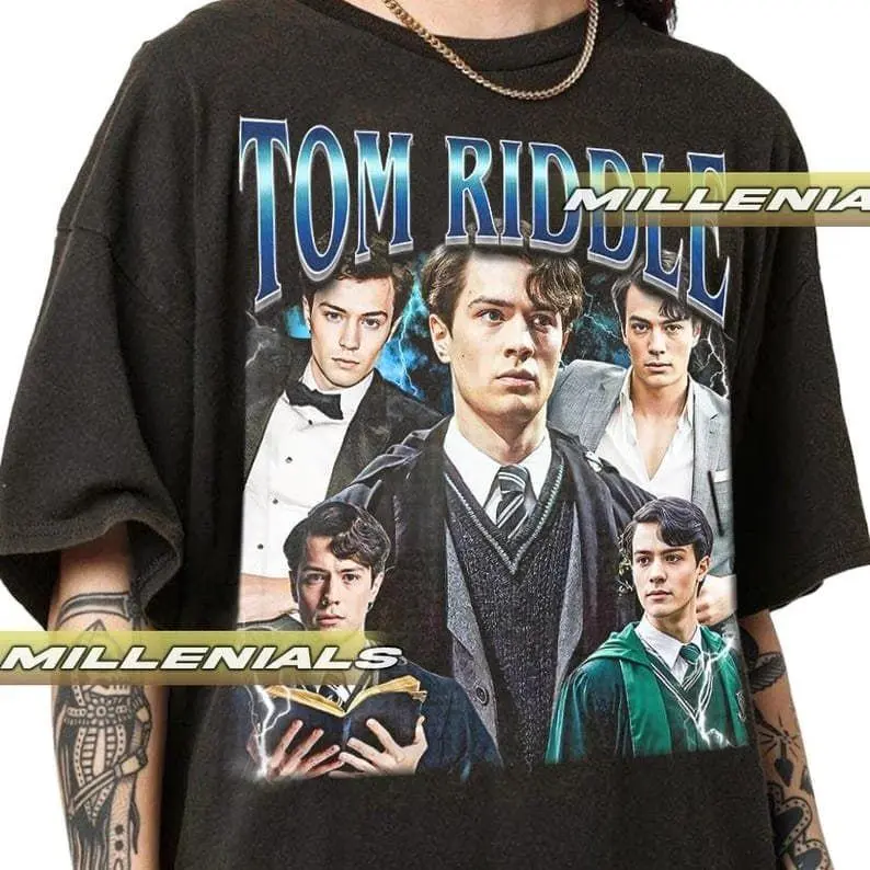 Gildan Men's Classic Tom Riddle Graphic Shortsleeve T-Shirt - Menswear Basic, Round Neck Cotton Casual Top