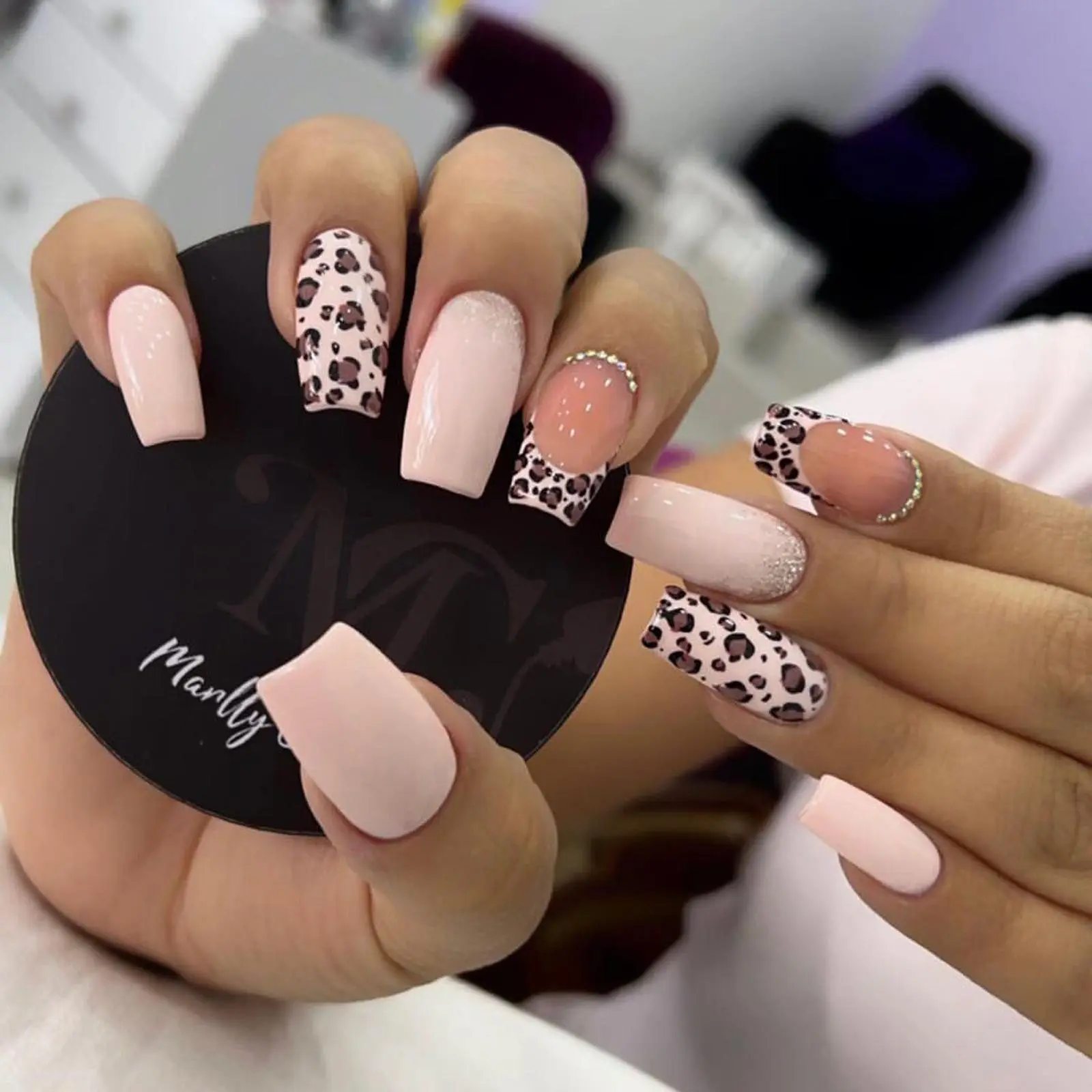 Leopard Print Fake Nail with Nail File & Jelly Glue, 24pcs French Style Press on Nails for Women & Girls DIY Nail Art, Glossy French Tips, Elegant Stick on Nails Kit