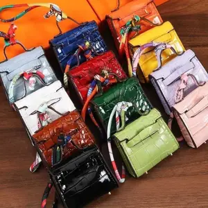 Mini bag pendant, exquisite change bag decoration, high-end car keychain, car interior decoration