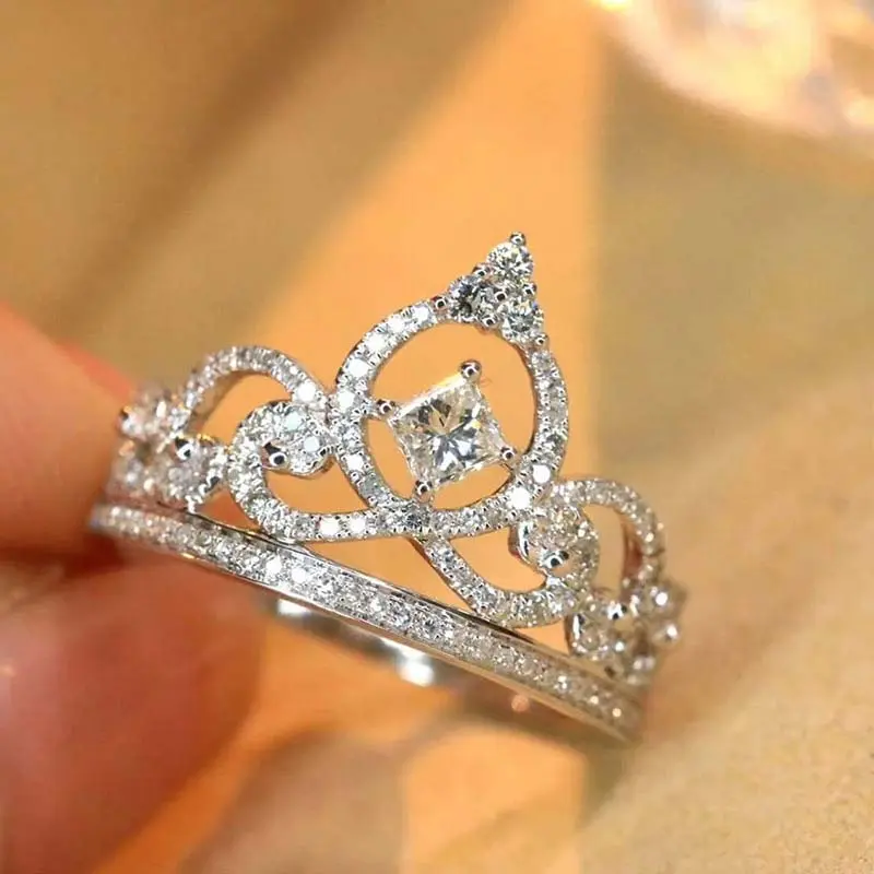 Princess Crown Zirconia Ring, available in multiple sizes, a perfect everyday gift for women.