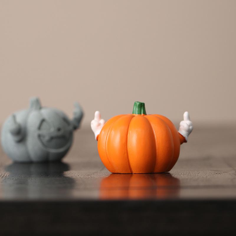 MUNBYN Pumpkin Halloween Gift Figurine - Funny Middle Finger Design for Pranks & Decor - Durable Stone Ornament for Quirky Halloween Accessories in Elegant Box