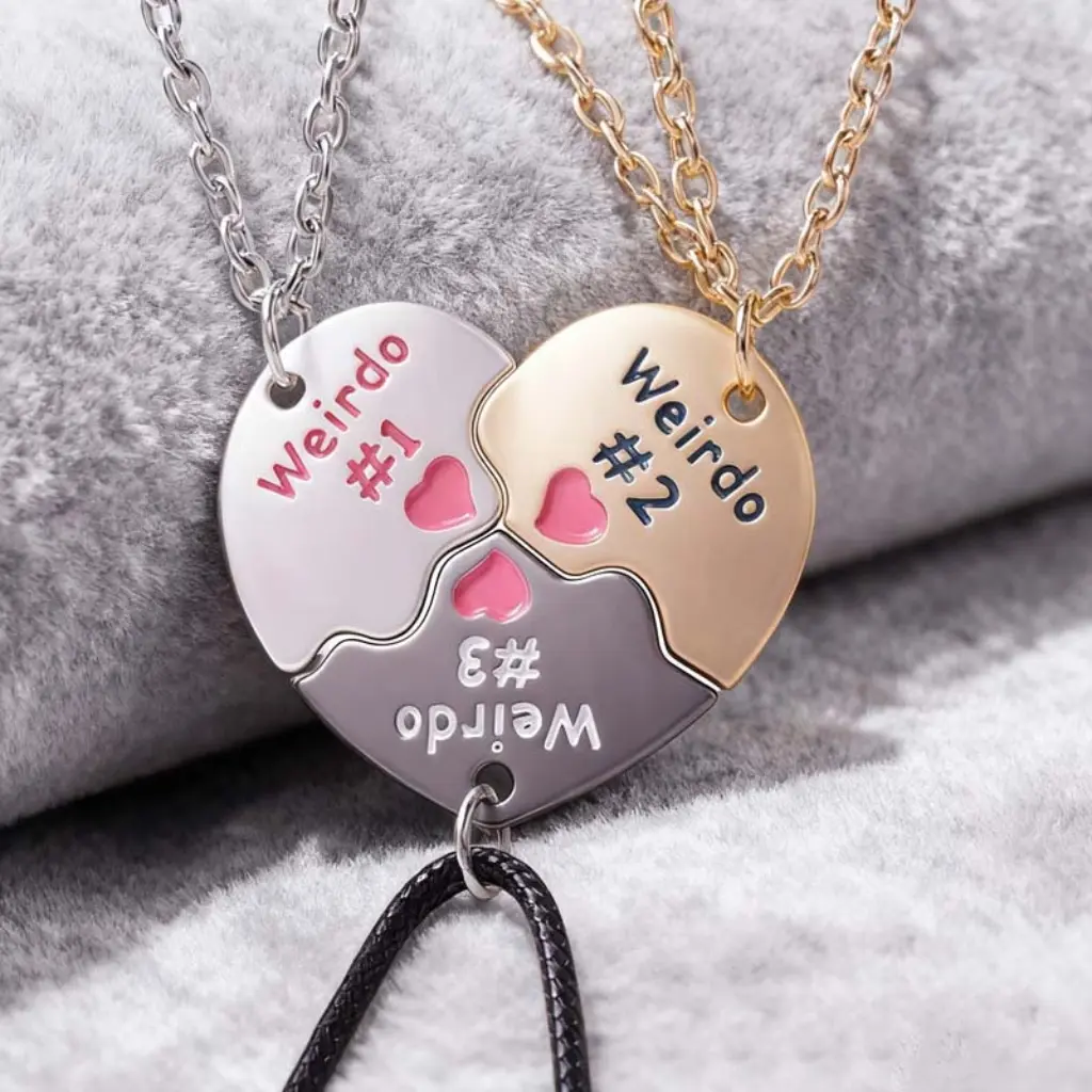 UniMoiss Weirdo Trio Magnetic Puzzle Heart Friendship Necklaces - BFF Fashion Necklace, Cute Fantasy Pendant Friendship Jewelry for Unbreakable Bond Gifts
