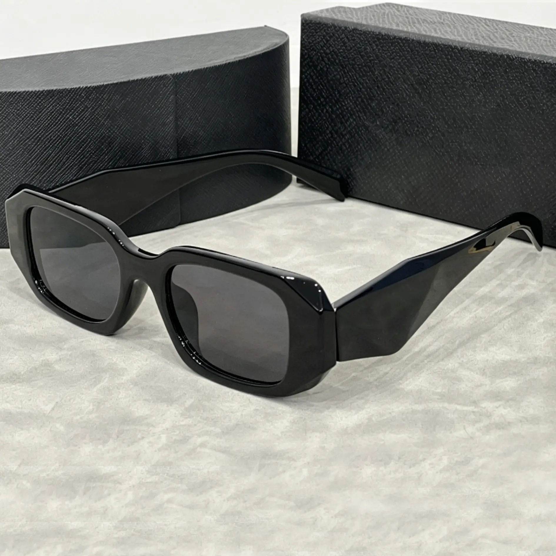 High Quality Trendy Rectangle Sunglasses for Women Men Square Retro Vintage Glasses 90S Y2K Shades with UV400 Protection for Any Occasion