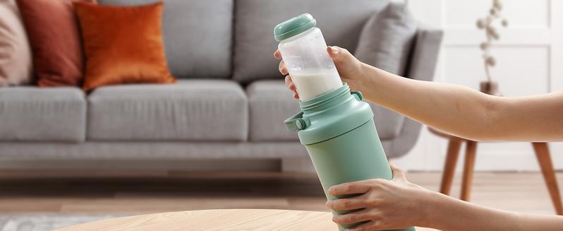 Momcozy 22oz Portable Breast Milk Cooler for Outdoor, 360°Total Cooling for 24Hours, Larger Capacity Travel Breastmilk Chiller with 2pcs Baby Bottles for Breastmilk Storage, Breastfeeding Essentials Insulated Flask Leakproof Insulated Tumbler