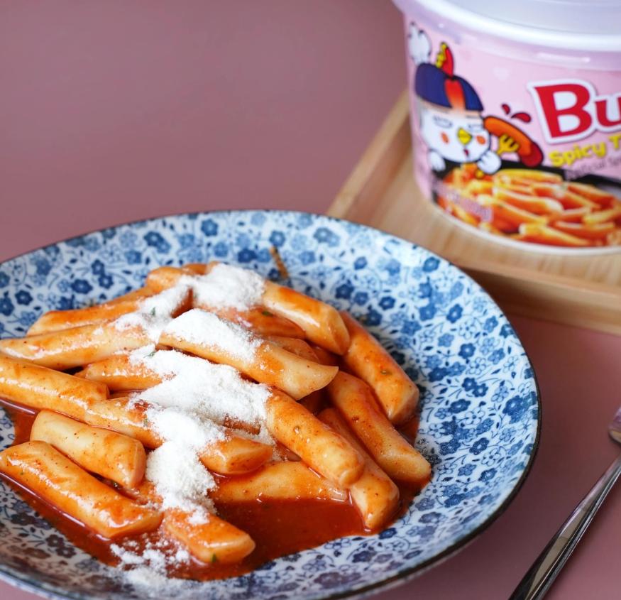 SAMYANG Korean Buldak Carbonara Topokki Spicy Chicken & Cheese Flavor 6.31oz Instant Food Spicy Tteokbokki Rice Cakes 1/3/5 Packs Springtok Fiesta Party Creamy Instant Snacks