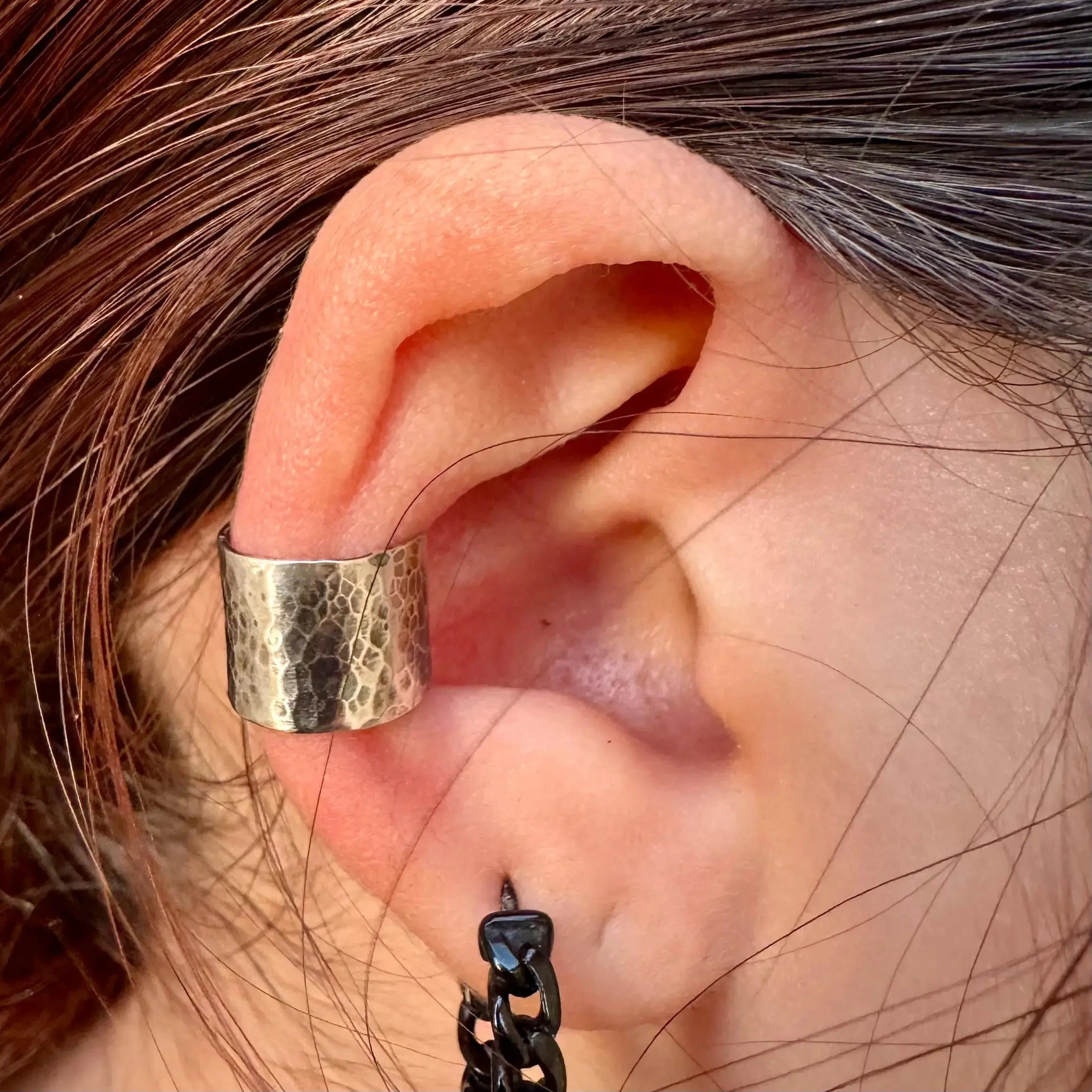 Faux Conch Ear Cuff for Unisex Adults, Hand Hammered 925 Sterling, 22-Gauge Adjustable No-Piercing Jewelry, Faux Conch Style, Hammered Texture, Conch Shape