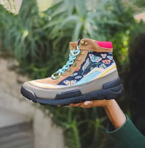 Flutterby Trekk Boot