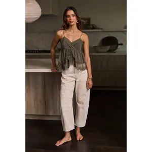 Kinsey Embroidered Barrel Jeans in Beige