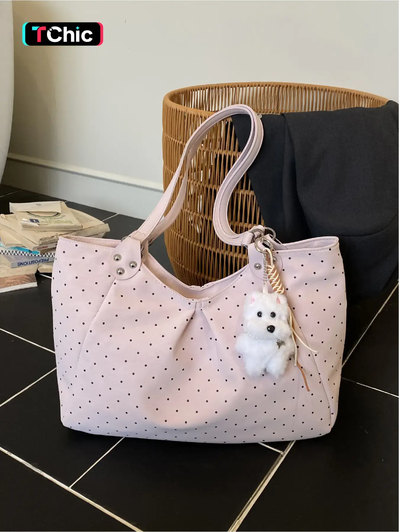 Large Capacity Polka Dot Pattern Tote Bag, Sweet Shoulder Bag, Hand Shoulder Bag, Metal Rivet with Fluffy Dog Charm, Versatile Stylish Underarm Bag, Ideal for Daily Wear, Commuter Tote Bag, Fashionable Shopping Bag