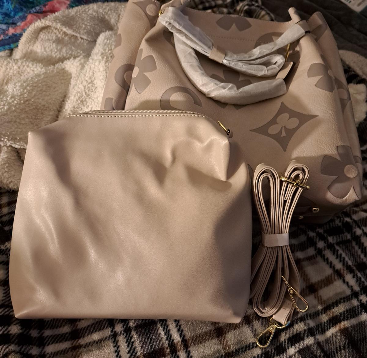 Item: White, Please Refer To The Pictures for Dimensions