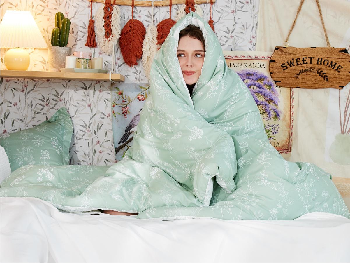 Bedsure 3 Pieces Cute Floral Bedding Comforter Set -Soft  Bed Set, 1 Soft Reversible Botanical Flowers Comforter and 2 Pillow Shams Gifts