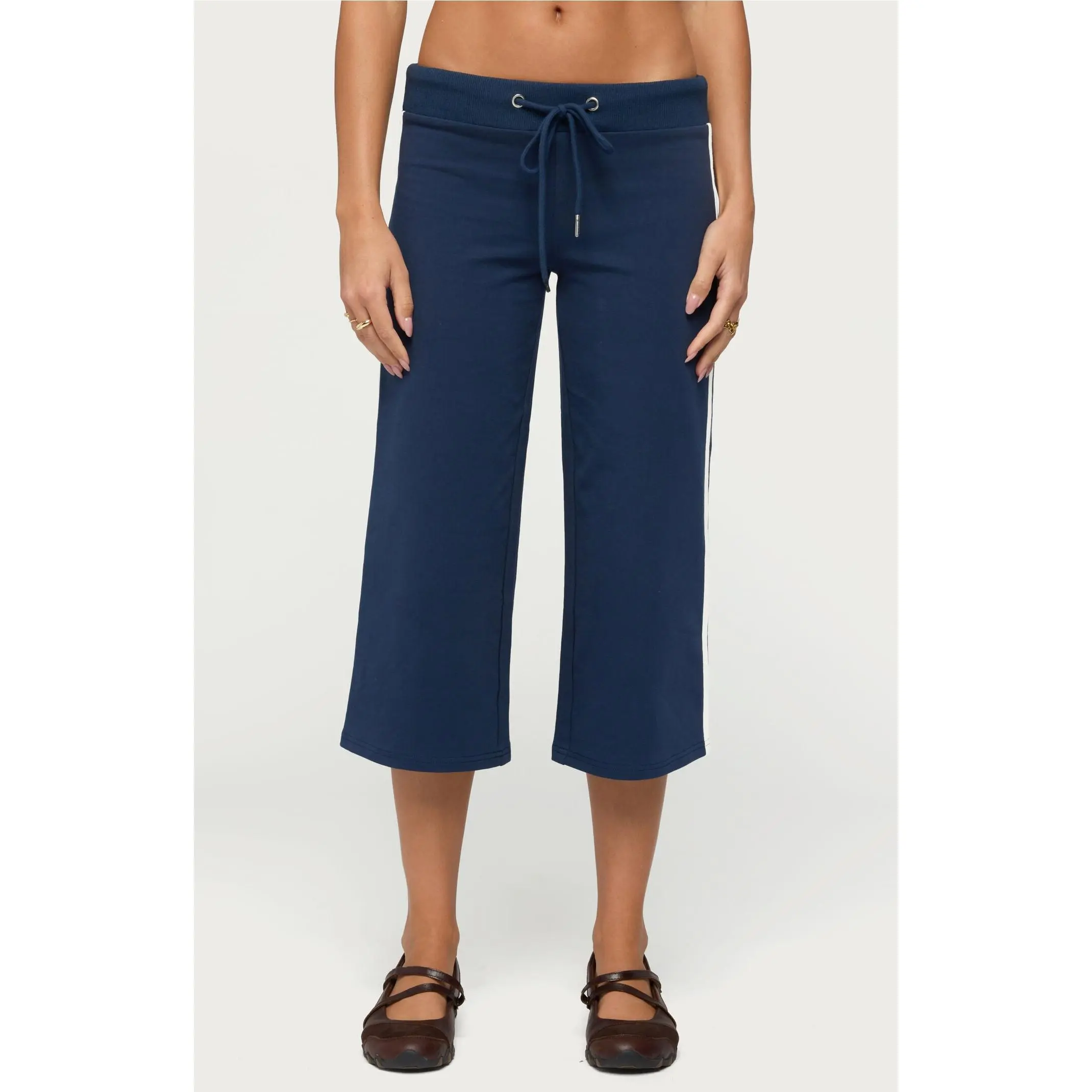 Edikted Women's Zanele Side Stripe Capri Sweatpants