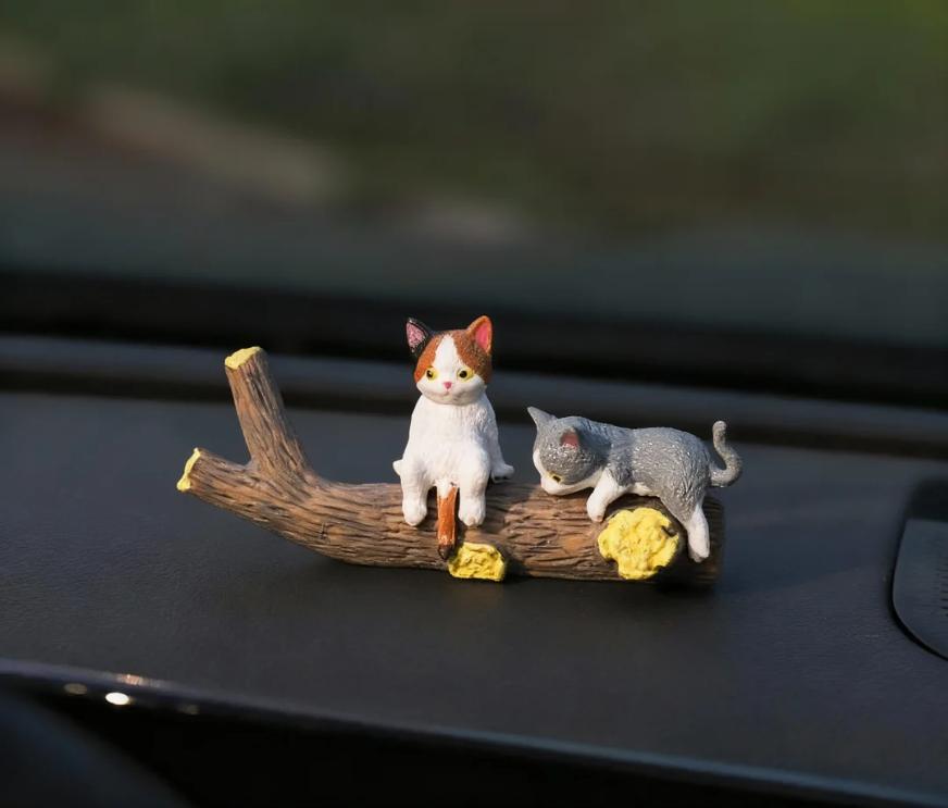 Valentine’s Day Gifts –MUNBYN Mini Cat Desk Figurines - Set of 5 Resin Multi- Pose Kitty Ornaments, Cute Cartoon-Style Desk Companions for Workspace Decor, Perfect for Home Offices and Cubicles, a Playful and Charming Desktop Decoration Set