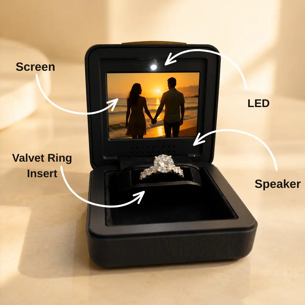 Mémoir — LED Screen Ring Box with Valvet Ring Insert and Speaker for Proposals.