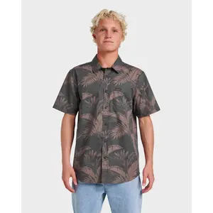 Quiksilver | Kahanu Classic Short Sleeve Shirt | Chest Pocket Breathable | Casual Streetwear