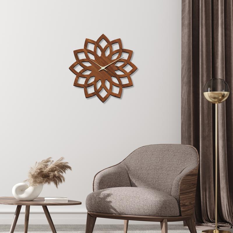 Carved flower shaped wooden wall clock, 16 inch walnut texture unique shaped quartz clock, silent non-ticking battery power supply, thickened 9mm thickness, suitable for living room, bedroom, office decoration