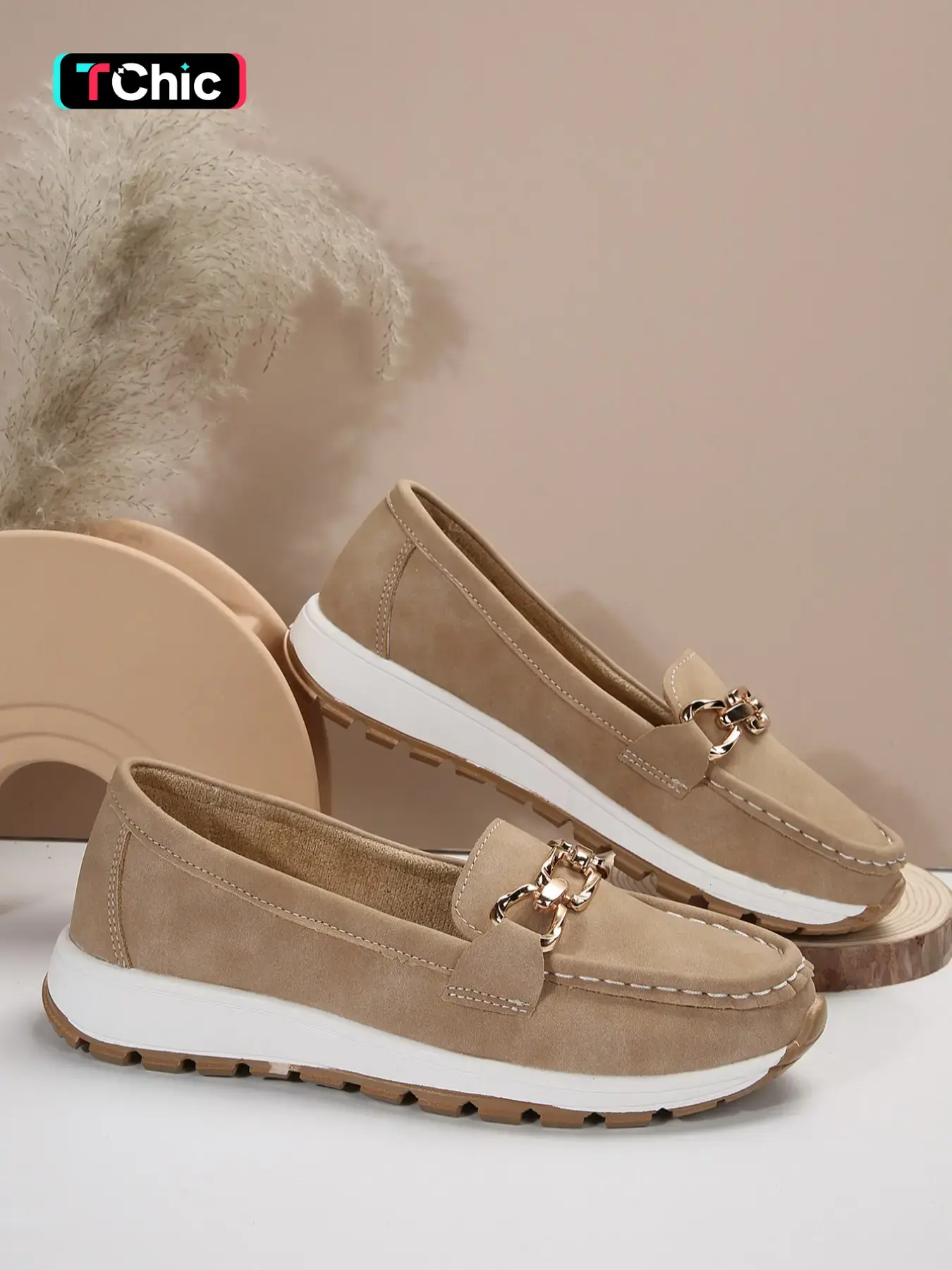 Women's Casual Sporty Slip-On Shoes, Comfortable Soft Fashion Round Toe Low Top PU Leather Trending Sneakers with Chain Decoration, Walking Shoes, Casual Wear Shoes, Trendy Shoes