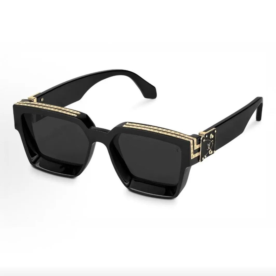 Pre-owned Brand new Louis Vuitton Oversized Square Sunglasses, Gloss Black Acetate Frame / Gold Monogram （Do not purchase directly. Contact us for details.）Metal Trim, Solid Dark Smoke Lens