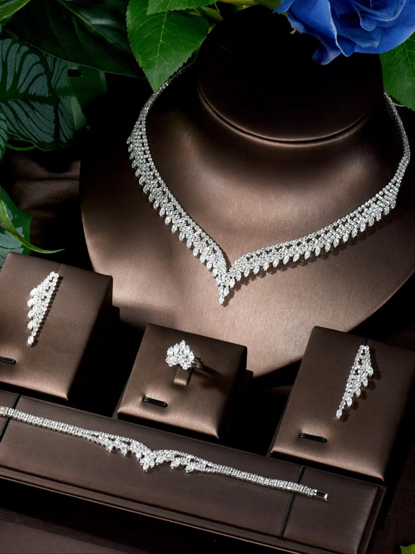 Women's Elegant Rhinestone Decorated Jewelry Set, Exquisite Trendy Necklace & Earrings & Ring & Bracelet, Chic Jewelry Set for Party & Wedding, Zirconia Jewelry Set