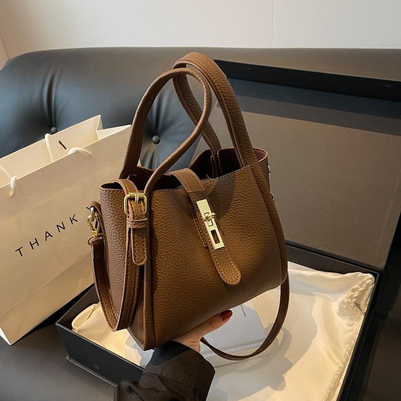 2026 Women's Elegant Solid Color Handbag, Fashion  Leather Shoulder Bag for Daily Used, Casual Trendy Versatile High-quality Commuting Bag, Girl Fashionable Bag,  Tote Satchel PU