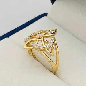 Anillo Nudo de Bruja con zirconias size 8