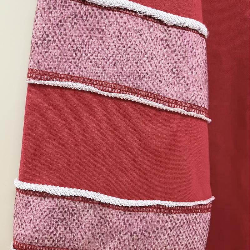 SageVell 100% Cotton Red Heart Patch Sweatshirt Cute Textured Fleece Heart Pullover Cozy Casual Valentine’s Day Top for Women Long Sleeve Loose Fit Round Neck Hoodie