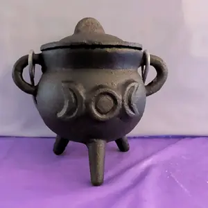 Triple Moon Cast Iron 3.5 inch Cauldron with Lid