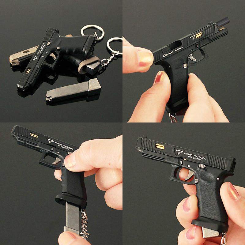 G17TTI Miniature Model Pendant Hand Puppet, Detachable, 1:1 Replica, Key Chain Bag Accessory. Suitable as a gift, with good collectible value.