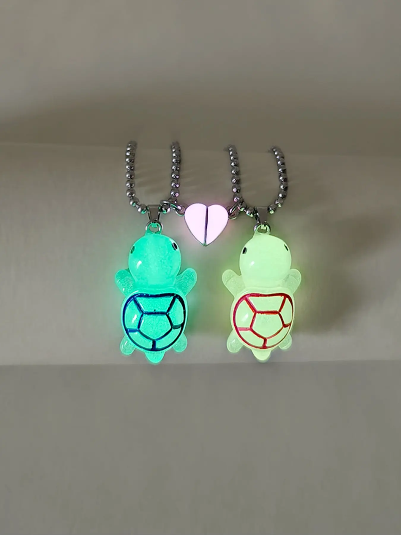 Night Glow Heart Turtle Couples Necklace Set, Luminous Couple Necklace, Cute Animal Pendant Jewelry Gift for Lovers, 2 Pieces/set Glowing Accessories