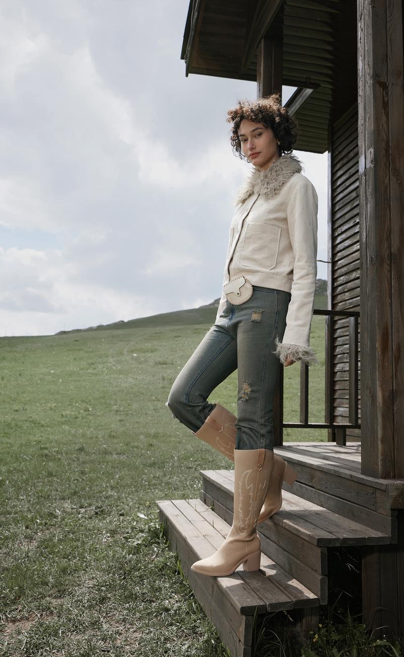 VIVAIA Women Pointed-Toe Western Knee-High Boots with Embroidered Design and Chuncky Heel Winter Festive Celebration Collection Wide Calf Boots for Western Events Horseriding Cowboy Boots vira boots (Willow&Wynne)