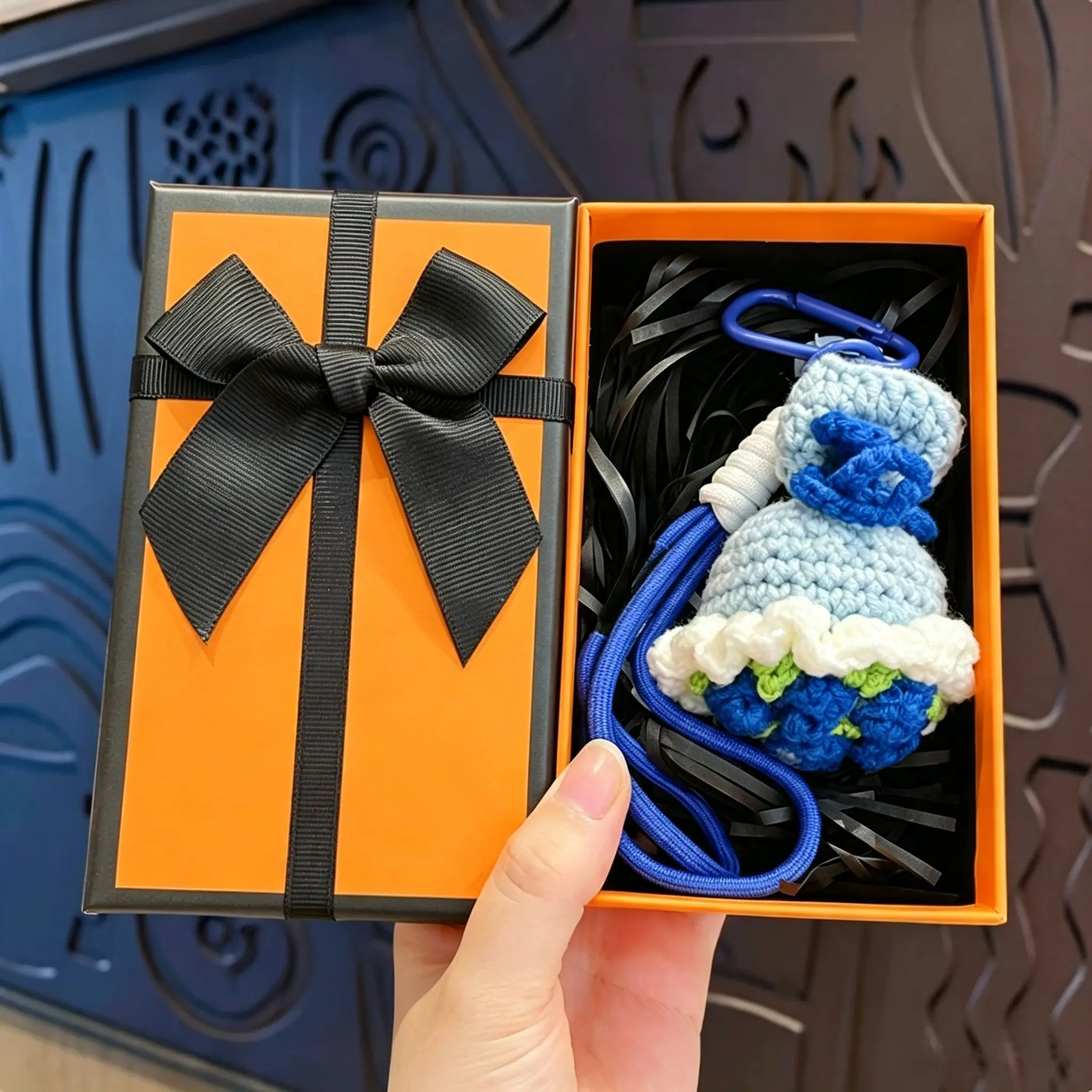 Handmade Crochet Flower Bouquet Keychain with Gift Box | Mini Knitted Rose Sunflower Key Ring | Cute Bag Charm for Women Girls Holiday Gift