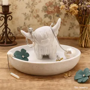 Highland Cow Ring Holder with Circular Dish, Cute Unique Women Gift, Plastic Farmhouse & Bohemian Style Jewelry Organizer for Home Decor,Christmas Gifts