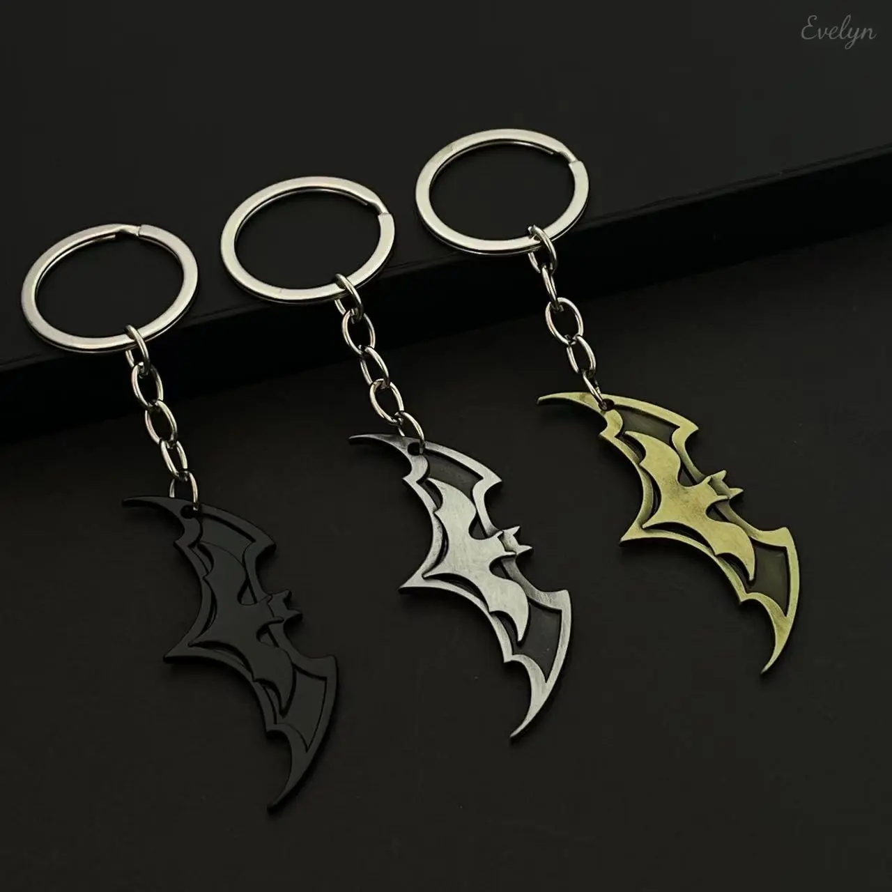 Unisex 3-Piece Bat Keychain Set - Multi-Tone Layered Silhouette Metal Key Charms, Creepy Cute Animal Motif Party-Ready Charm, Durable Key Rings for Halloween Fashion Costume Jewelry Accessory