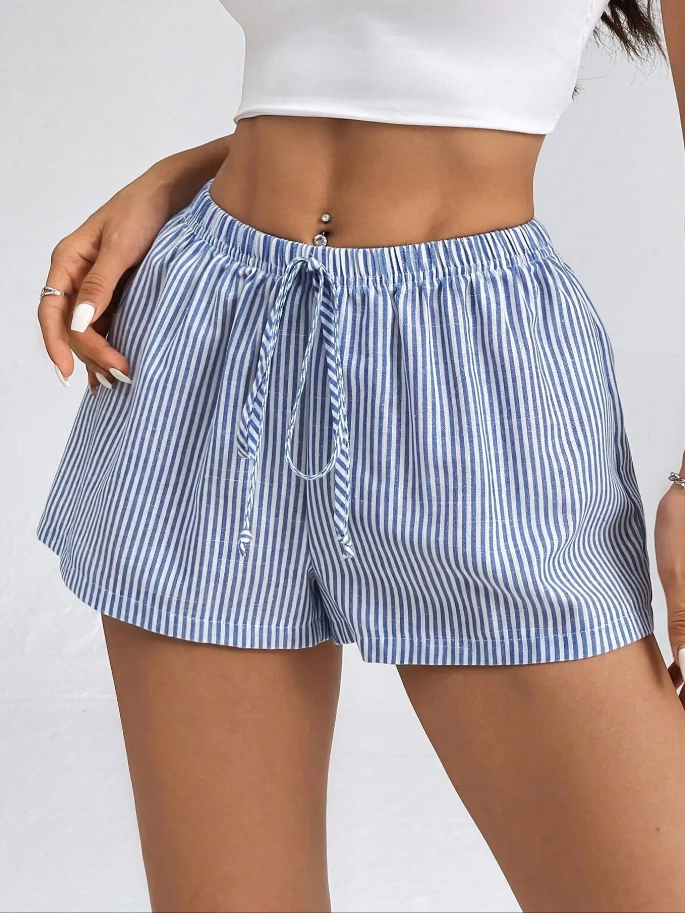 Women's Striped Low-Rise Elastic Waist Basic Casual Shorts for Summer Vacation Beach, Casual Loose-Fit Design, Moderate Fabric Thickness, Perfect for Hot Weather, Drawstring Shorts