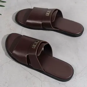 1 pair of men's fashionable sliding sandals - solid color synthetic leather upper, comfortable synthetic leather insole, round toe sole, suitable for daily outdoor useGift