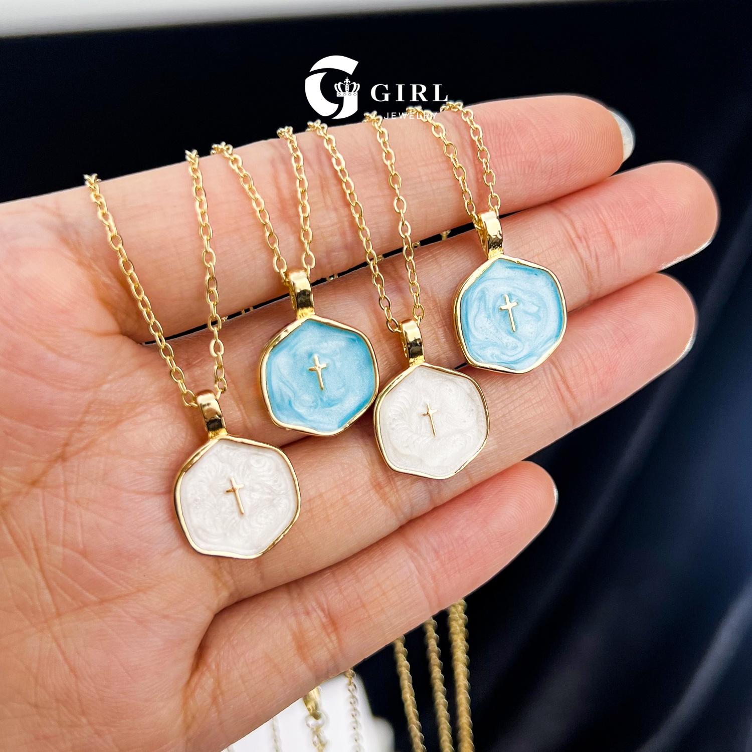 GGIRL 18K Gold PlatedCross Necklace for Women Dainty Simple Cross Pendant  Elegant Hypoallergenic Brass Jewelry Party Daily Wear   Fashion Jewelry Gift for Holiday Haul Christmas Birthdays Anniversaries