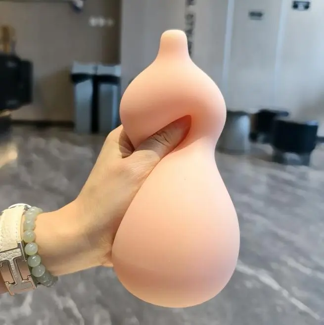 Soft rubber gourd shaped toy, fun stress relieftoy, noveltydesktop decoration, perfect gift forfriends and family, officestress relief toy, toy torelieve school anxiety