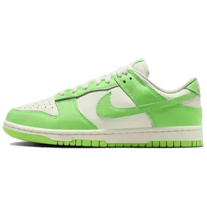 Wmns Dunk Low 'Green Strike'