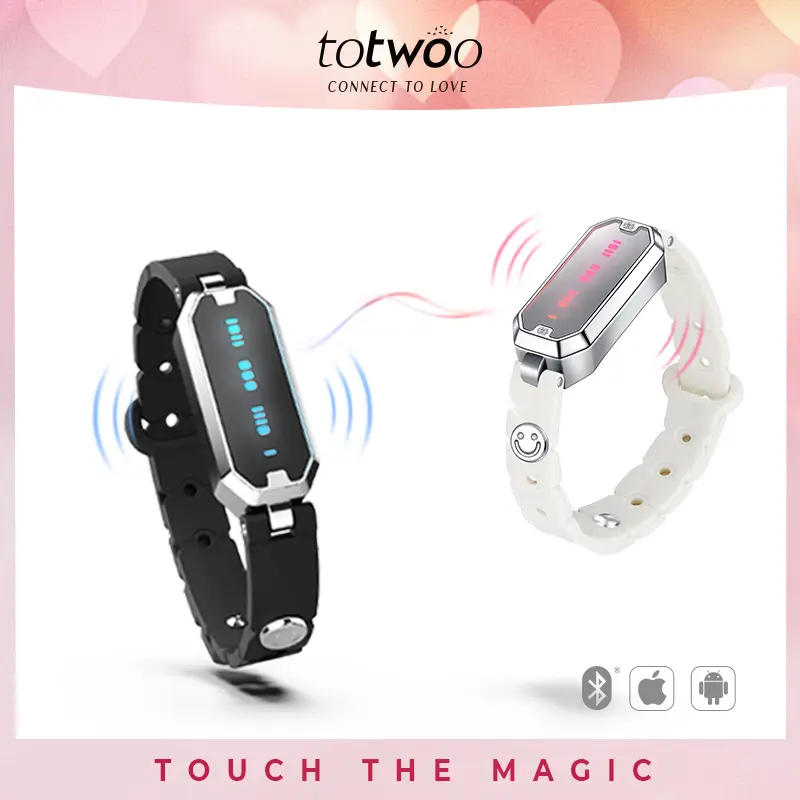 totwoo Couples Bracelets, Sun & Moon Silicone Bond Touch Jewelry for Long Distance with Vibration & Light-Up, Romantic Love Gifts for Boyfriend, Boyfriend Gifts Cute, Cute Boyfriend Gifts