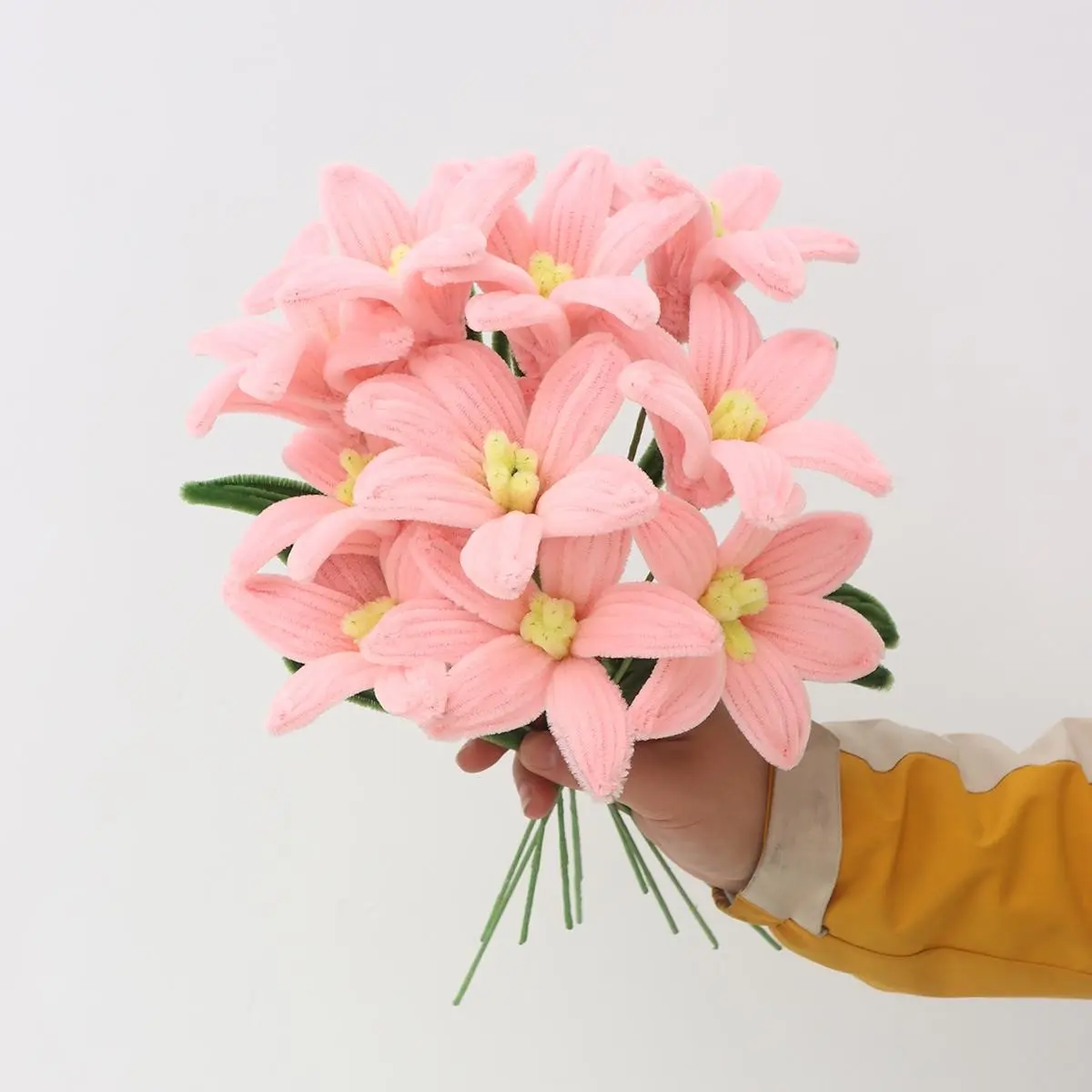 Handmade Lily Flower Bouquet Set, Perfect for Home & Office Decor, Ideal for Graduation & Engagement Ceremonies, DIY Holiday Flowers, Decorative Artificial Flowers, Realistic Faux Flowers, Artificial Flower Arrangements