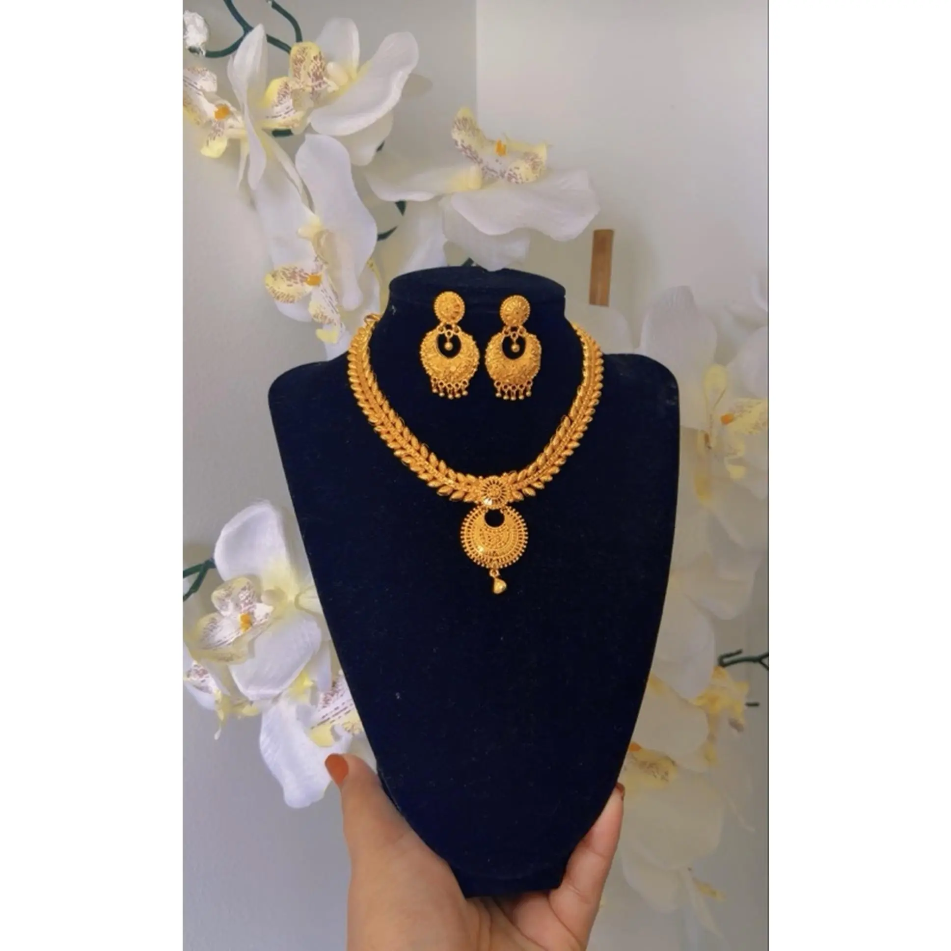 Women's 2-Piece Short Traditional Gold Metal Coating Choker Necklace & Matching Earrings Set - Elegant Female Costume Jewelry for Wedding, Gifts for Women