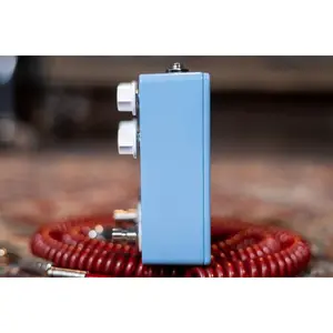 JHS Artificial Blonde - Madison Cunningham Signature Vibrato Pedal