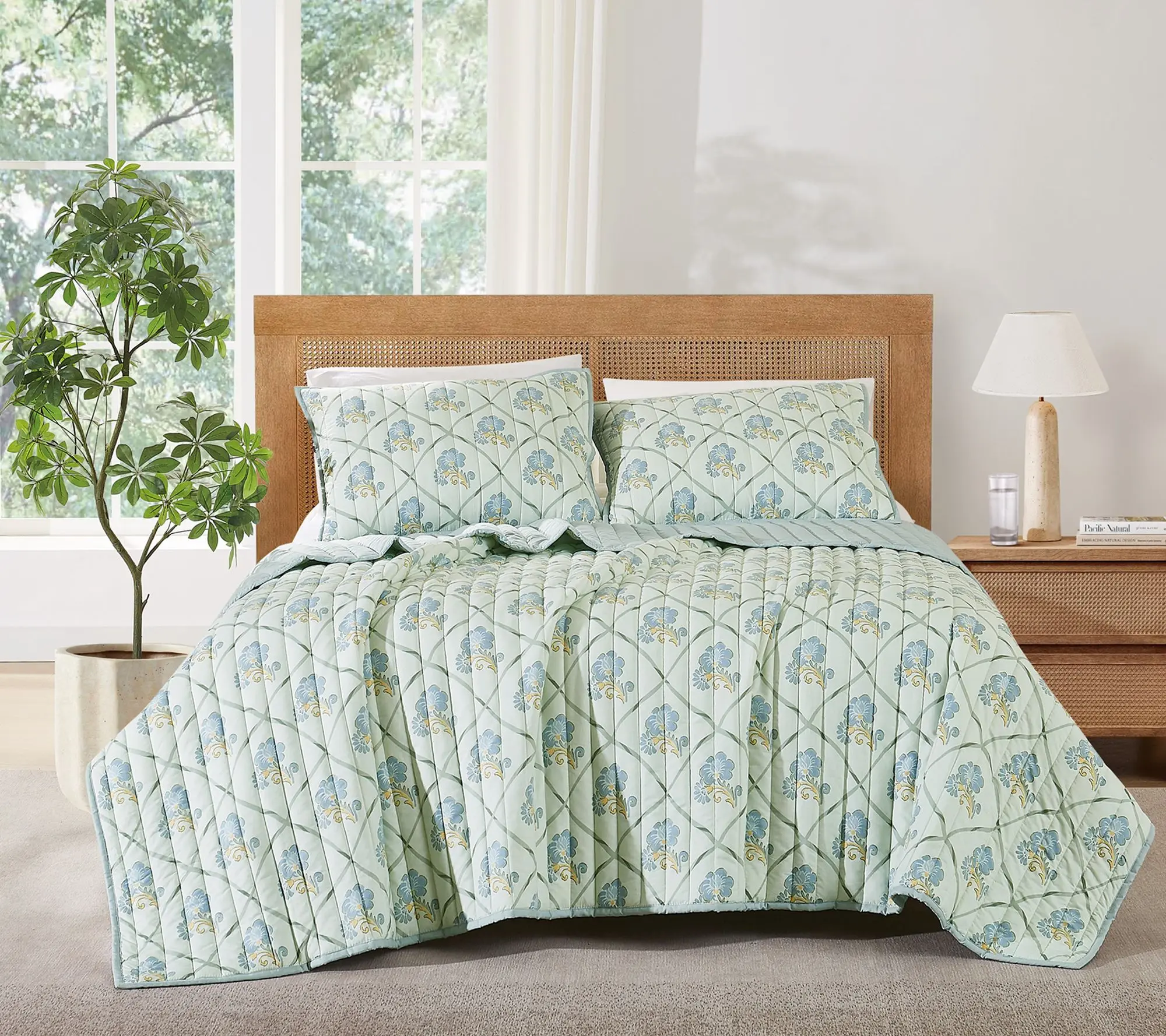 Brooklyn Loom Olivia Full/Queen 3 Piece Quilt Set Brooklyn Loom Olivia Full/Queen 3 Piece Quilt Set