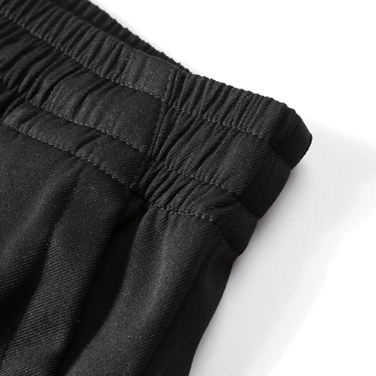 Men’s summer 2-piece cargo pants set with a drawstring waist, large pockets, and stylish letter patches—perfect for casual outings and everyday wear